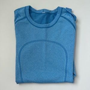 Light blue lululemon tee